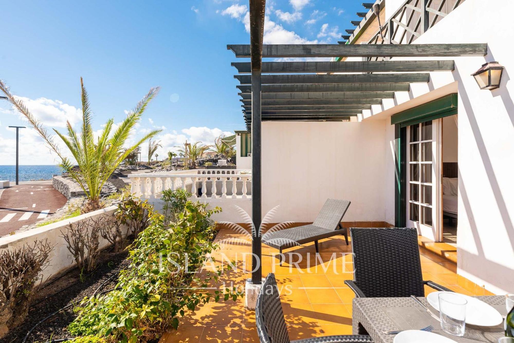 Apartment Oceanfront With Stunning Views Lbr650 *