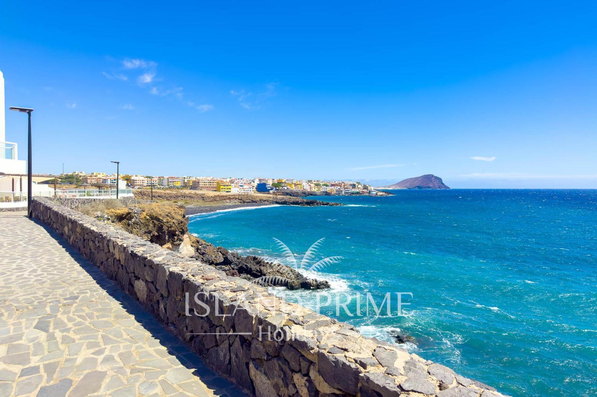 Oceanfront With Stunning Views Lbr650